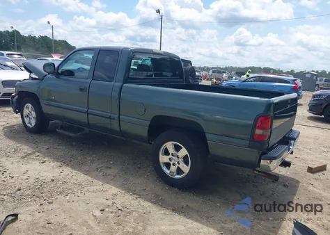 2000 Dodge Ram 1500 St z USA, uszkodzony, nr VIN 3B7HC13Y1YG139689